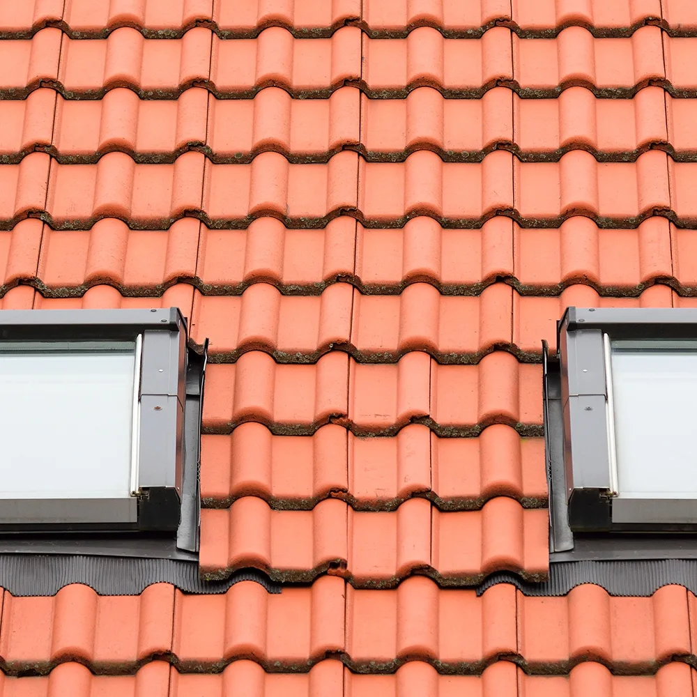 Fenêtre de toit à rotation ou à projection : quelle différence à Jouy-le-Moutier ?